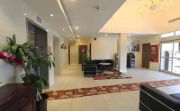 โรงแรมควีนส์ โรงแรมในนิวยอร์ก