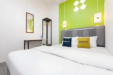 Urbanview Don Juan Pondok Gede by RedDoorz