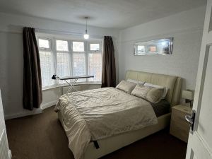 Charming Stoke House with 2 nice bedrooms