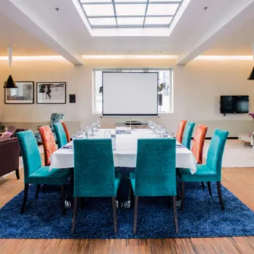 Home Hotel Folketeateret