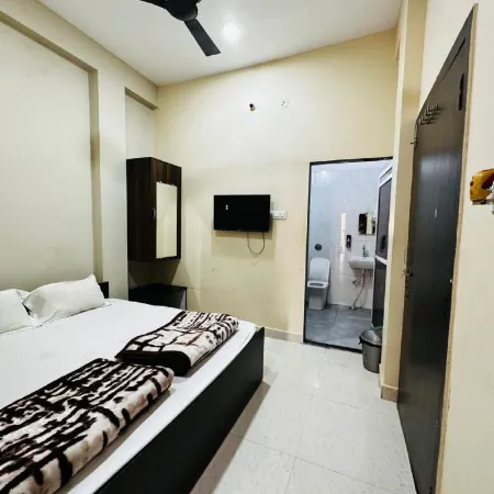 Goroomgo Rudrasagar Homestay Ujjain