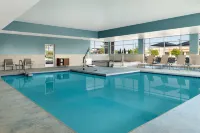 Holiday Inn Express & Suites Madison West - Middleton Hotels in Middleton