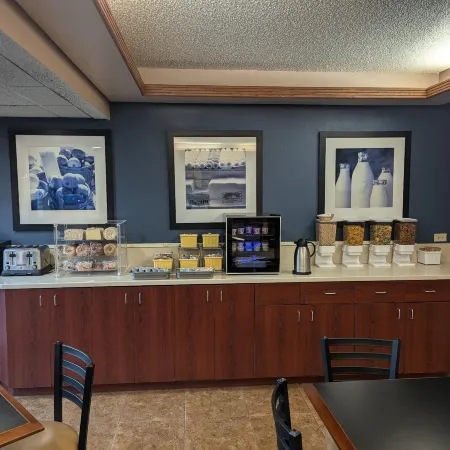 Days Inn by Wyndham Fargo