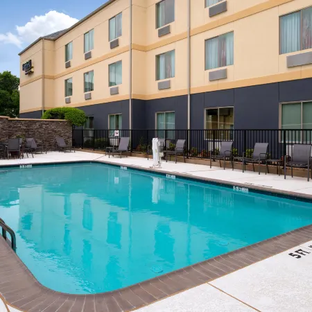 Fairfield Inn & Suites Arlington Near Six Flags