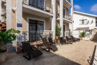 Blue Marlin Hotel 格連吉克機場附近的飯店