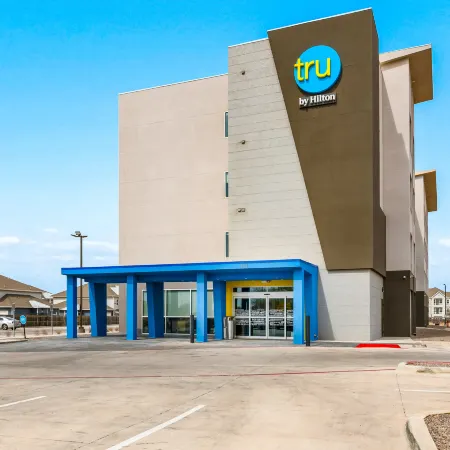 Tru by Hilton Midland