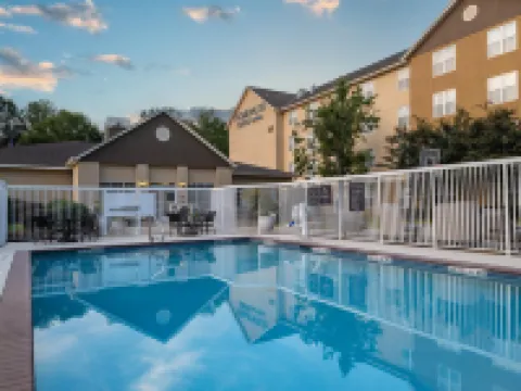 โฮมวูดสวีทส์ บายฮิลตัน มอนต์กอเมอรี โรงแรมในมอนต์กอเมอรี