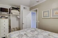 Ocean View Villa Steps to Coligny Beach, Balcony & Pool, Two Beach Bikes