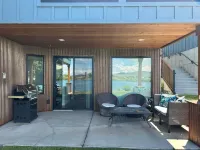 New! 3-bedroom lake-front condo on Flathead Lake