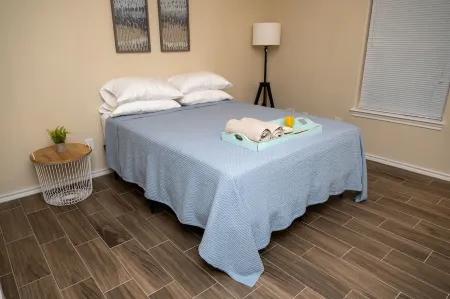 Marvelous Pet Friendly Comfortable Townhome with Private Terrace!