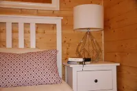 Höllenberghütte in Lug, with garden sauna, holiday home in the Palatinate Forest Các khách sạn ở Lug