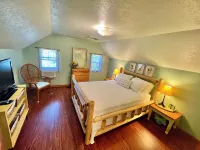The Stone Cottage! Private with incredible views of the River and Mountains.