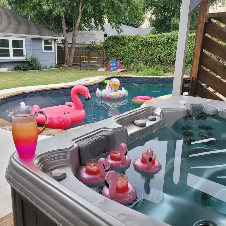 4bd 3ba - Pool / HotTub/ Arcade/ Theater/ PingPong/ Foosball