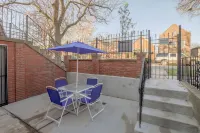 Pueblo Magíco: Modern-Rustic Central City Gem, Sleeps 12-14 Guests