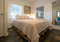 Home in the Historic Coronado District 2bed,1 bath 恩坎托住宿飯店