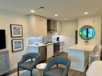 Newly remodeled, heart of Seagrove Beach, 100 yards to beach!