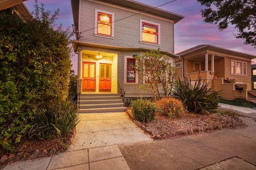 Attractive condo w sunny backyard in peaceful neighborhood - Condos