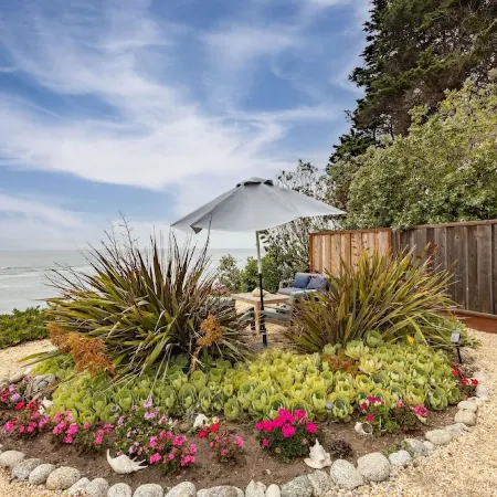 OCEAN FRONT Beach Cottage with Panoramic Views!!!