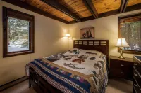 Private Retreat in the Woods Hotels in Liberty Grove