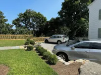 Steps from Downtown Mystic / Newly Renovated Modern Apartment