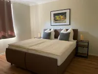 Renoviertes Ferienhaus 115 qm, mit Ganzjährig Beheiztem Innenpool 28 C und Spa Hotels near Alter Turm