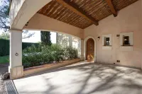 high standing, air conditioned, Provence styling villa with heated swimming pool