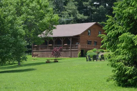 Large Log Cabin On 12 Private Acres With Fishing Pond Near Mohican State Park