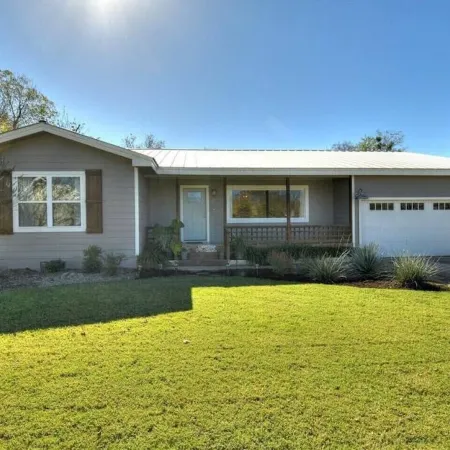 4BDRM W/Private Pool & Hot Tub - Walk to Town Square, Minutes to Wineries!