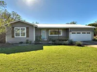 4BDRM W/Private Pool & Hot Tub - Walk to Town Square, Minutes to Wineries!