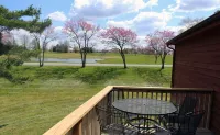 Stones Throw from Giant City Park, Wineries, Hiking, Biking, Hunting and more.