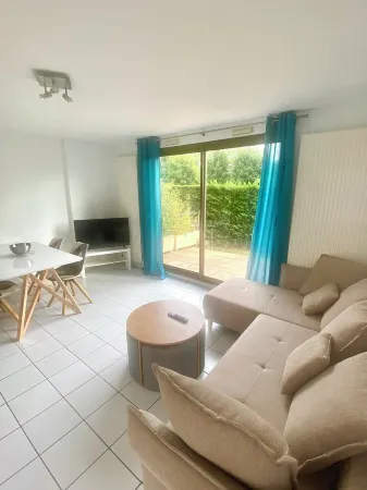 1 Bedroom Apartment in Dijon Отели рядом с достопримечательностью «Церковь Дижонской Богоматери»
