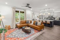 Entire Home w/Kitchen & Grill Near Trails in Bella Vista