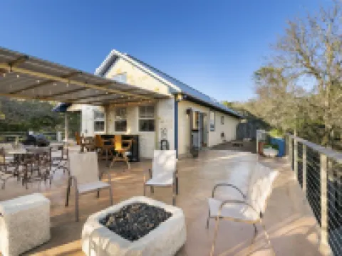 A "Willie" Nice House, with a Willie Nice View! 509 East Avenue, Marble Falls Hoteles en Marble Falls