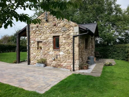 Charming Detached Completely Private Stone Built Open Plan Cosy Retreat For 2