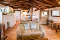 Heart of Mendocino Village, Fabulous Views!