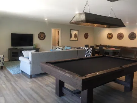 New 6 Bedrooms! Lake Barkley Lake House