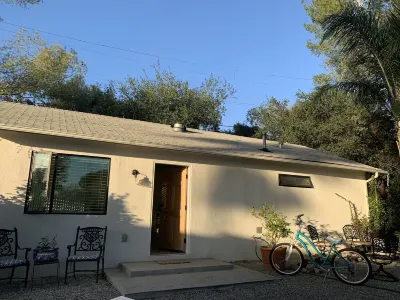 1-bedroom vacation home just 21 minutes from Hollywood Boulevard Hotel dekat Altadena Ale & Wine House