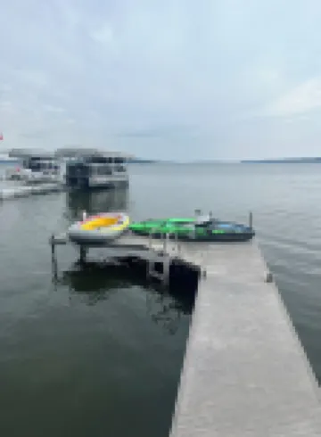 Classic Green Lake cottage, lakefront, screened boathouse deck, dock, swimming