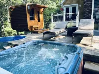 Luxurious Spa Suite with Jacuzzi, Outdoor Sauna, Plunge Pool and Steam-bath