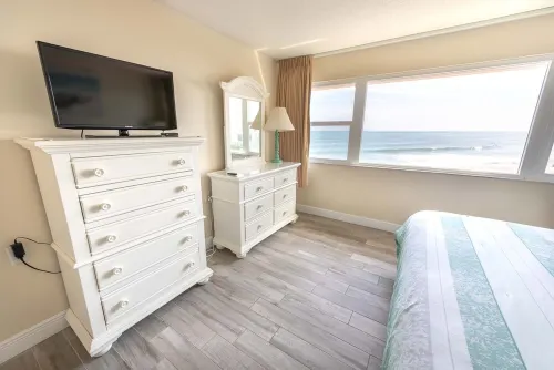 Oceanfront 2Br Condo w/ Private Balcony at Paradise Beach Club, Unit 341