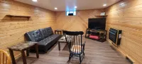 Immaculate home close to MSU, hospitals & downtown!