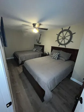 Water facing Condo on Horseshoe bend mins from the Strip avail PWC 12 X 28 Slips