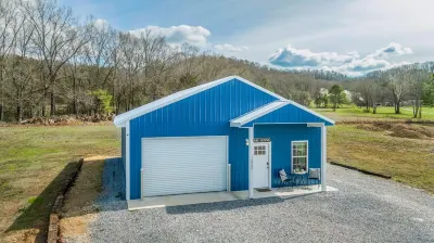 Lake House with 32' Boat Garage, No-Stairs Entrance, Wi-Fi