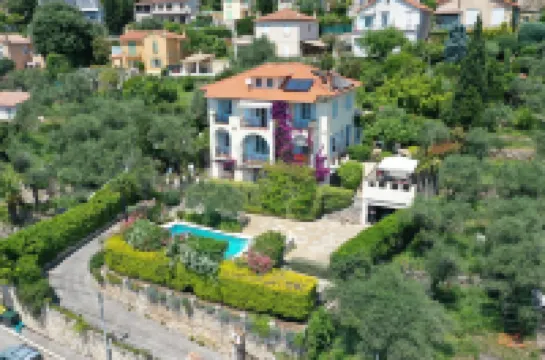 Apartment lux 1 bedroom, independent in villa, swimming pool, view Grasse and sea