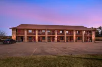 Red Roof Inn & Suites Sulphur Springs
