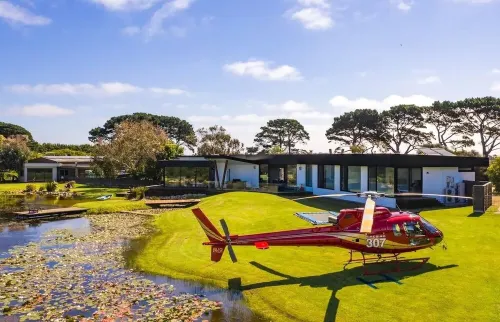 Lakehouse Estate is on 3 acres with private lake