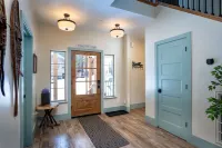 Luxurious Tahoe Escape: Hot tub, Arcade, Fireplace, and more+