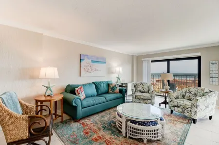 Poolside Paradiseexterior Being Painted-- 159/Night Until Dec. 18! Отели рядом с достопримечательностью «Парк Ван Авеню»