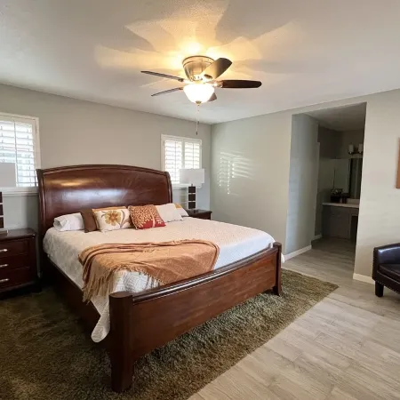 A.L.I. Place is a newly renovated 3 bedroom/2 bathroom home 5 min. from airport.