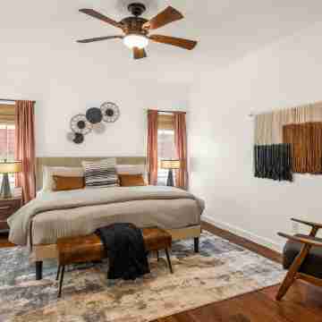Designer Home in the Heart of Historic Dripping Springs-The Murray House Rooms